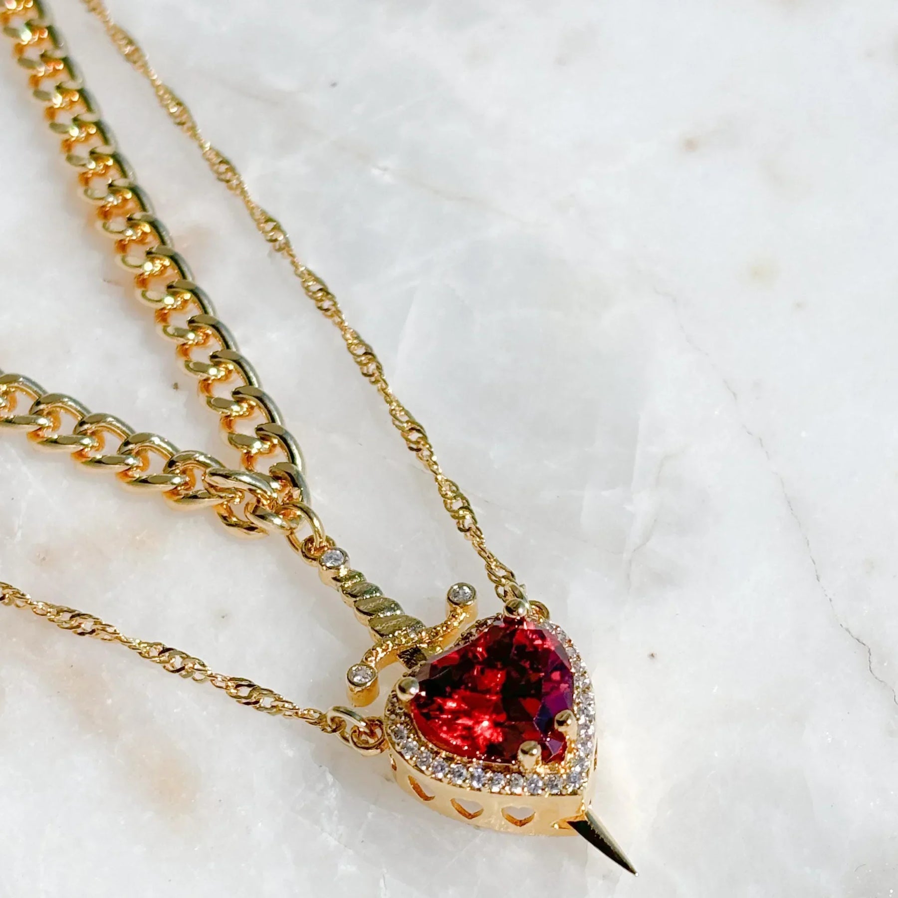 Conjunto Colar Branca de Neve e o Caçador