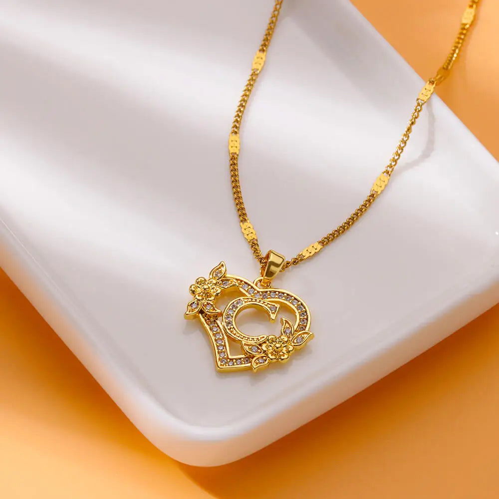 Colar Coração Inicial Cravejada Banhado a Ouro 18k 45cm