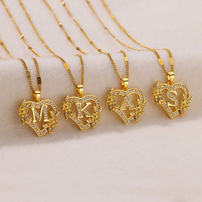 Colar Coração Inicial Cravejada Banhado a Ouro 18k 45cm